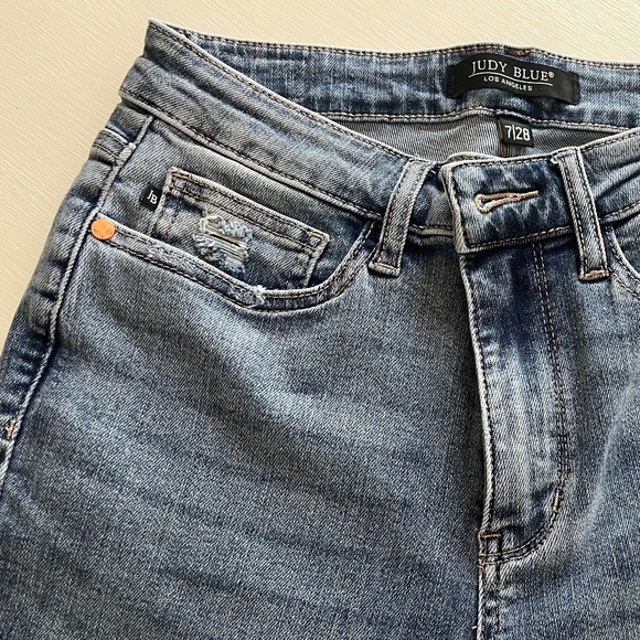Judy Blue Jeans - Picture 4 of 7